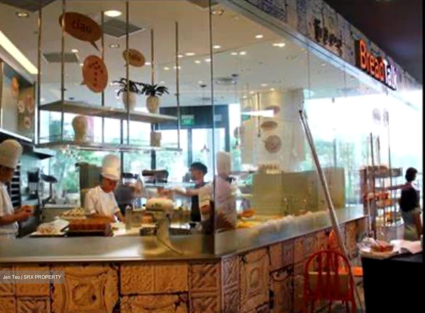 Breadtalk (D19), Shop House #554252031